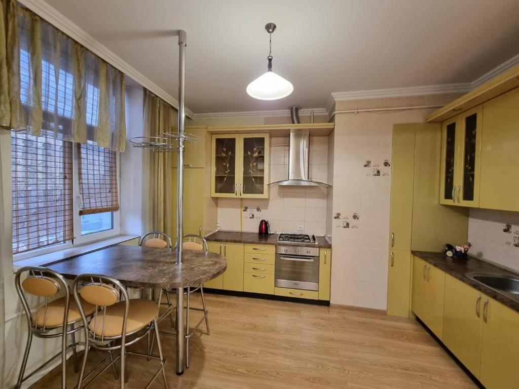 White New Apartments Ultracentral 2-Rooms In The Heart Chişinǎu Buitenkant foto